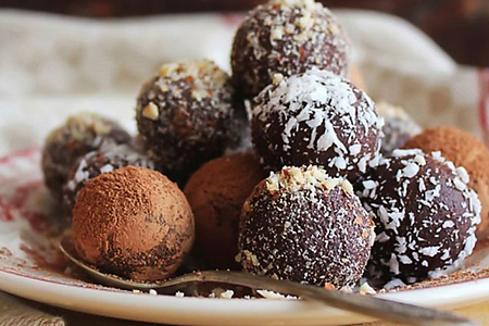 Cupid's Chocolate Champagne Truffles