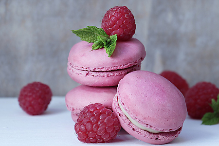 Gluten Free Strawberry Macaroons 